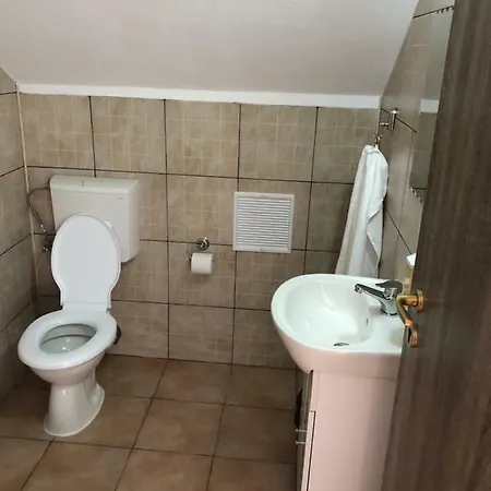 Pensión Casa Aki Vama Veche