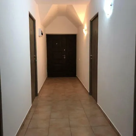 Casa Aki Vama Veche