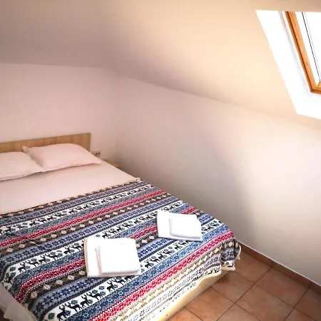 Konukevi Casa Aki *