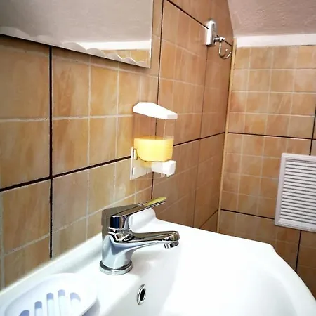 Konukevi Casa Aki *